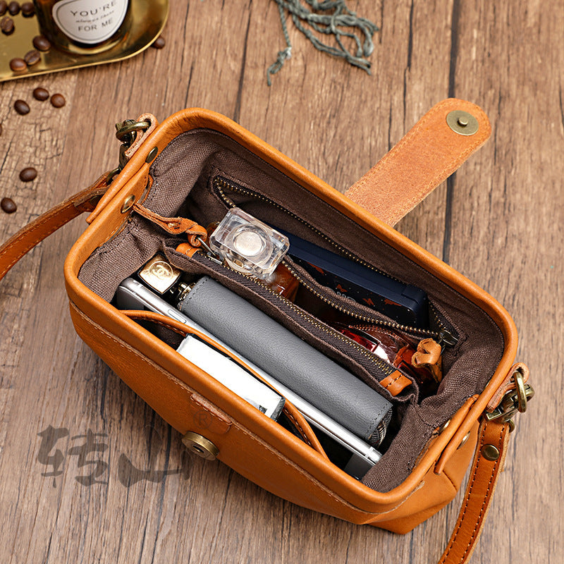 Retro Leather Clementine Purse
