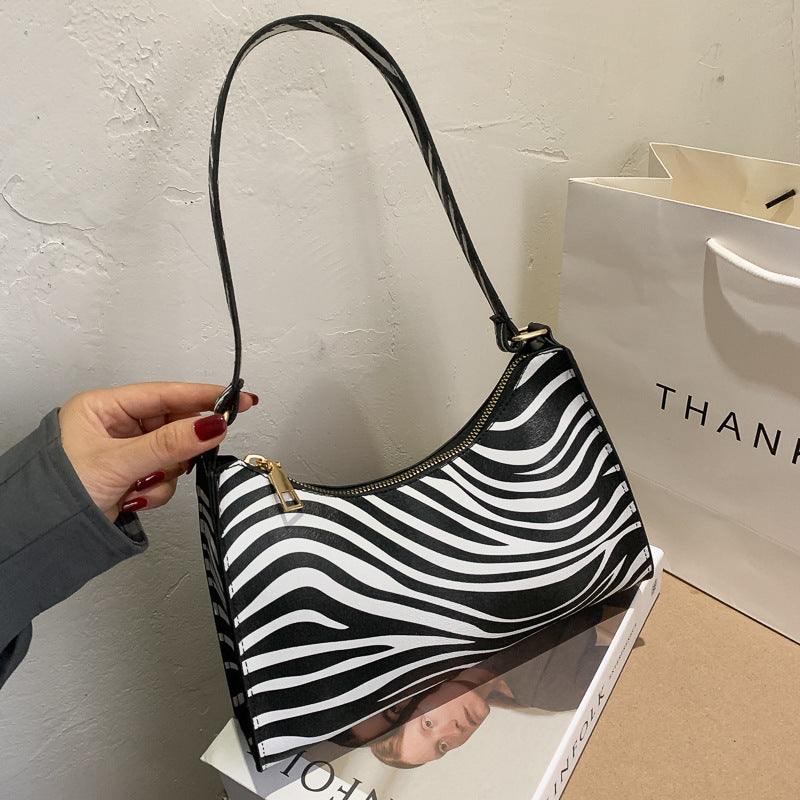 Retro Fashionable Bag for Women