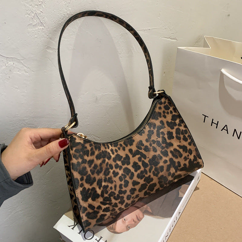 Retro Fashionable Bag for Women